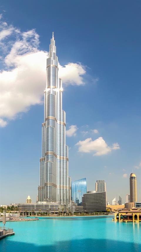 Der  Burj Khalifa in Dubai ist das höchste Gebäude der Welt und es steht - wegen seiner Höhe - in vier verschiedenen Klimazonen.